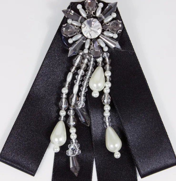 Brosche Barock Schleife mit Schmuckstein und Perlenketten - Schwarz