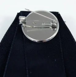 Brosche Barock Schleife mit Schmuckstein und Perlenketten - Schwarz