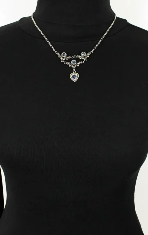 LUISIA® Halskette Isabel mit Herz und Kristallen von Swarovski® - Dunkelblau