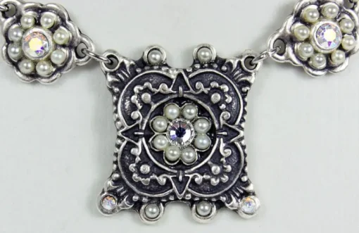 LUISIA Halskette Katharina mit Kristallen von Swarovski®