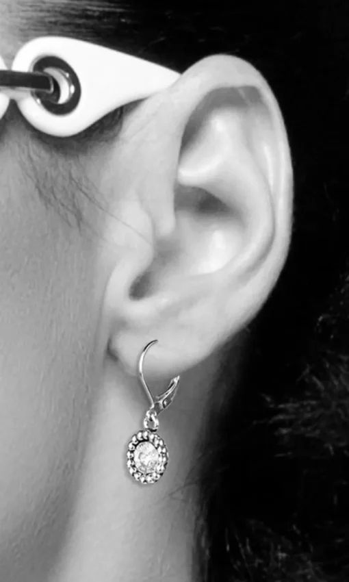 Ohrringe Aurelia mit rundem Anhänger und Kristallen von Swarovski® - Hellgrün
